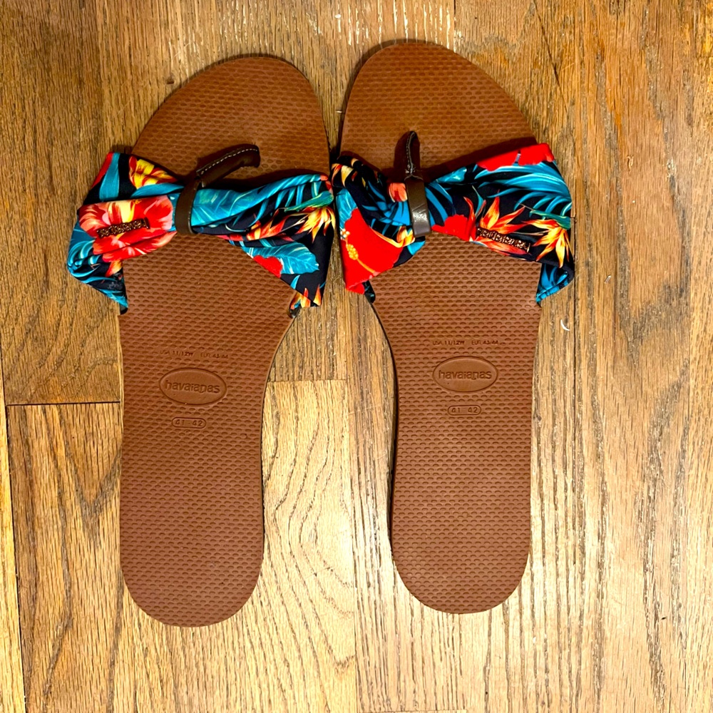 Tropical Havaianas Flip Flops